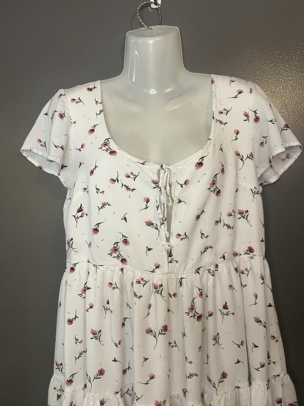 Urban Outfitters Dress Womens Medium White Pink Floral Tiered Babydoll Mini